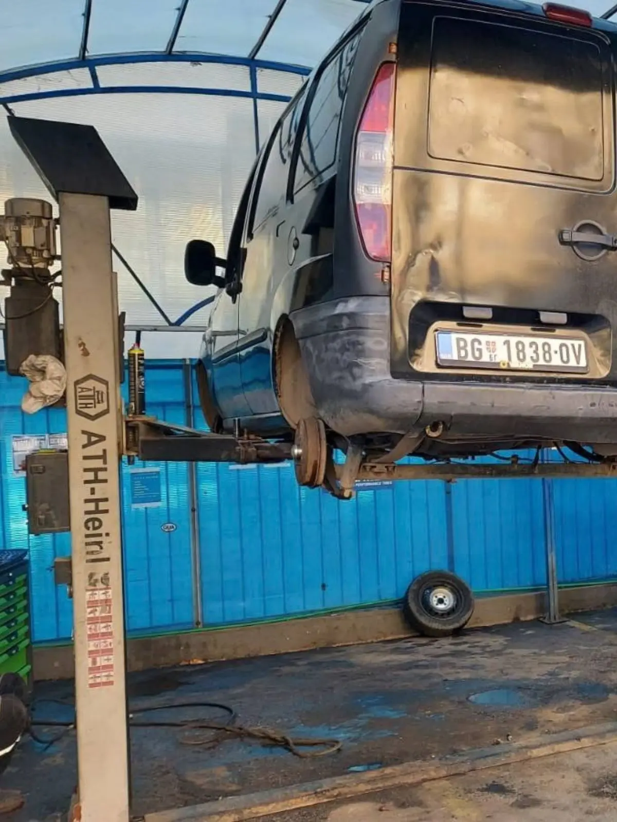 auto-servis-laka-mehanika-vozdovac-ustanicka Auto servis - laka mehanika Voždovac Ustanička