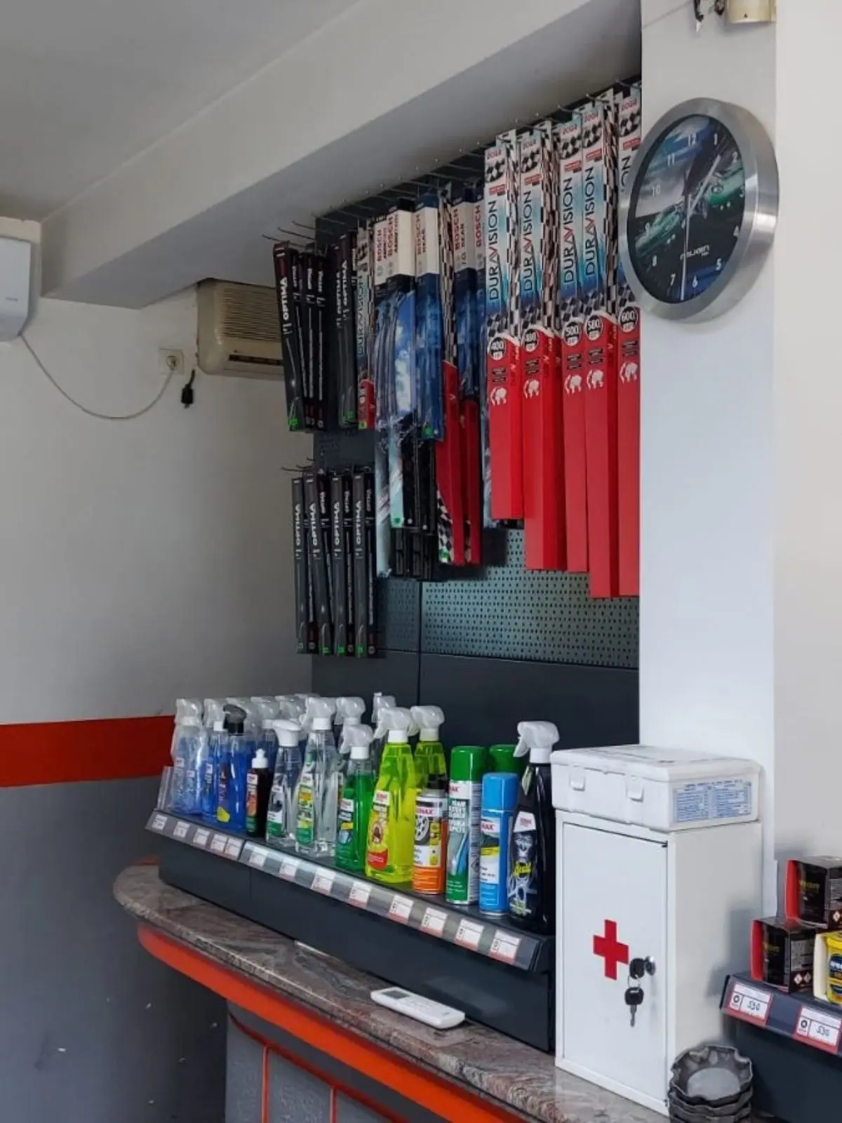 metlice-brisaca-i-auto-kozmetika-ustanicka-vozdovac-servis-guma-pneumaster Metlice brisača i auto kozmetika - Ustanička Voždovac - servis guma - Pneumaster